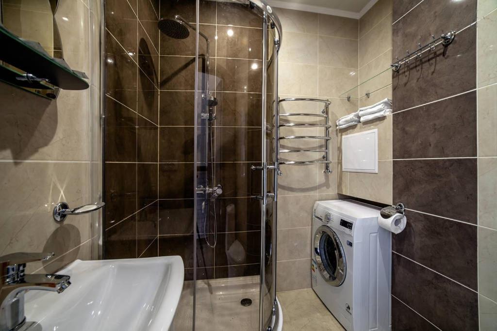 Romantic Apartments - Центр Львова , З Видом На Місто Luaran gambar