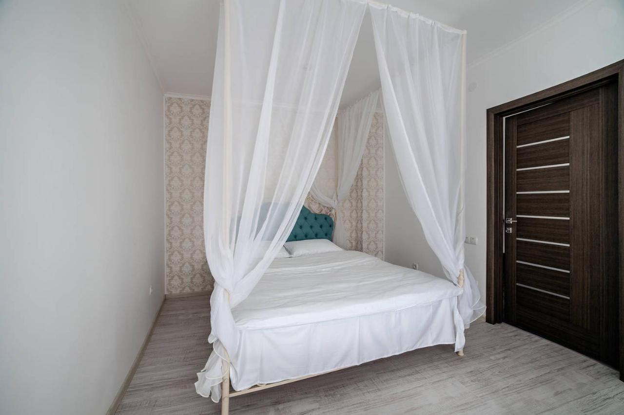 Romantic Apartments - Центр Львова , З Видом На Місто Luaran gambar
